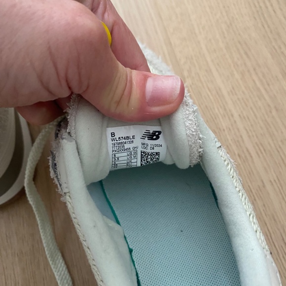 New Balance Sneakera - Picture 5 of 7